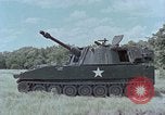 Standbild M108 howitzer United States USA, 1965, aus Sekunde 48 historischem Filmmaterial Videoclip 65675023975