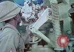 Standbild M108 howitzer United States USA, 1965, aus Sekunde 55 historischem Filmmaterial Videoclip 65675023975