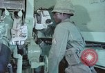 Standbild M108 howitzer United States USA, 1965, aus Sekunde 59 historischem Filmmaterial Videoclip 65675023975