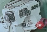 Standbild M108 howitzer United States USA, 1965, aus Sekunde 61 historischem Filmmaterial Videoclip 65675023975