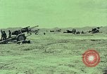 Image M114A1 obusier remorqué United States USA, 1965, de la seconde 11 séquences d'archives historiques vidéo 65675023976