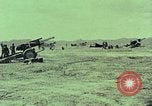 Image M114A1 obusier remorqué United States USA, 1965, de la seconde 15 séquences d'archives historiques vidéo 65675023976