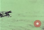Image M114A1 obusier remorqué United States USA, 1965, de la seconde 20 séquences d'archives historiques vidéo 65675023976