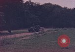 Image M114A1 obusier remorqué United States USA, 1965, de la seconde 22 séquences d'archives historiques vidéo 65675023976