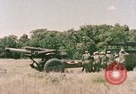 Image M114A1 obusier remorqué United States USA, 1965, de la seconde 37 séquences d'archives historiques vidéo 65675023976