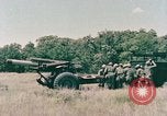 Image M114A1 obusier remorqué United States USA, 1965, de la seconde 41 séquences d'archives historiques vidéo 65675023976