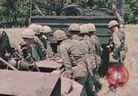Image M114A1 obusier remorqué United States USA, 1965, de la seconde 45 séquences d'archives historiques vidéo 65675023976
