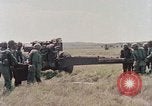 Image M114A1 obusier remorqué United States USA, 1965, de la seconde 52 séquences d'archives historiques vidéo 65675023976