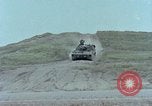 Standbild M108 self-propelled howitzer United States USA, 1965, aus Sekunde 10 historischem Filmmaterial Videoclip 65675023977