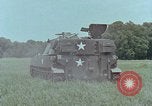 Standbild M108 self-propelled howitzer United States USA, 1965, aus Sekunde 20 historischem Filmmaterial Videoclip 65675023977