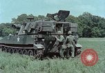 Standbild M108 self-propelled howitzer United States USA, 1965, aus Sekunde 28 historischem Filmmaterial Videoclip 65675023977