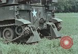 Standbild M108 self-propelled howitzer United States USA, 1965, aus Sekunde 37 historischem Filmmaterial Videoclip 65675023977