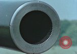 Standbild M115 howitzer United States USA, 1965, aus Sekunde 16 historischem Filmmaterial Videoclip 65675023978