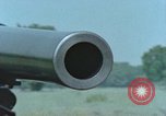 Standbild M115 howitzer United States USA, 1965, aus Sekunde 18 historischem Filmmaterial Videoclip 65675023978