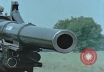 Standbild M115 howitzer United States USA, 1965, aus Sekunde 19 historischem Filmmaterial Videoclip 65675023978