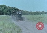 Standbild M115 howitzer United States USA, 1965, aus Sekunde 25 historischem Filmmaterial Videoclip 65675023978