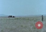 Standbild M115 howitzer United States USA, 1965, aus Sekunde 30 historischem Filmmaterial Videoclip 65675023978