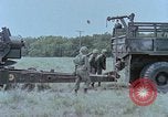 Standbild M115 howitzer United States USA, 1965, aus Sekunde 53 historischem Filmmaterial Videoclip 65675023978