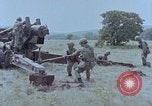 Standbild M115 howitzer United States USA, 1965, aus Sekunde 59 historischem Filmmaterial Videoclip 65675023978