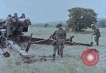 Standbild M115 howitzer United States USA, 1965, aus Sekunde 60 historischem Filmmaterial Videoclip 65675023978