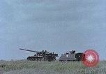 Standbild M107selbstfahrende gun United States USA, 1965, aus Sekunde 12 historischem Filmmaterial Videoclip 65675023980