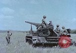 Standbild M107selbstfahrende gun United States USA, 1965, aus Sekunde 16 historischem Filmmaterial Videoclip 65675023980