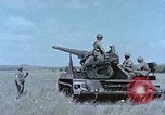 Standbild M107selbstfahrende gun United States USA, 1965, aus Sekunde 17 historischem Filmmaterial Videoclip 65675023980