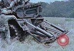 Standbild M107selbstfahrende gun United States USA, 1965, aus Sekunde 32 historischem Filmmaterial Videoclip 65675023980