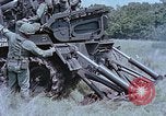 Standbild M107selbstfahrende gun United States USA, 1965, aus Sekunde 38 historischem Filmmaterial Videoclip 65675023980