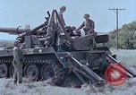 Standbild M107selbstfahrende gun United States USA, 1965, aus Sekunde 47 historischem Filmmaterial Videoclip 65675023980