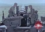 Standbild M107selbstfahrende gun United States USA, 1965, aus Sekunde 51 historischem Filmmaterial Videoclip 65675023980