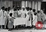 Image Negro students learning de semer des plantes et construire une remise Alabama United States USA, 1921, de la seconde 44 séquences d'archives historiques vidéo 65675023995