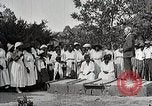 Image African American les élèves apprennent à partir de l'école Mobile Tuskegee Alabama United States USA, 1921, de la seconde 23 séquences d'archives historiques vidéo 65675023996