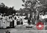 Image African American les élèves apprennent à partir de l'école Mobile Tuskegee Alabama United States USA, 1921, de la seconde 26 séquences d'archives historiques vidéo 65675023996