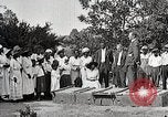 Image African American les élèves apprennent à partir de l'école Mobile Tuskegee Alabama United States USA, 1921, de la seconde 30 séquences d'archives historiques vidéo 65675023996