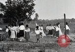 Image African American les élèves apprennent à partir de l'école Mobile Tuskegee Alabama United States USA, 1921, de la seconde 47 séquences d'archives historiques vidéo 65675023996