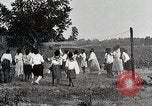 Image African American les élèves apprennent à partir de l'école Mobile Tuskegee Alabama United States USA, 1921, de la seconde 49 séquences d'archives historiques vidéo 65675023996