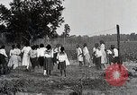 Image African American les élèves apprennent à partir de l'école Mobile Tuskegee Alabama United States USA, 1921, de la seconde 50 séquences d'archives historiques vidéo 65675023996