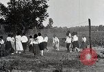 Image African American les élèves apprennent à partir de l'école Mobile Tuskegee Alabama United States USA, 1921, de la seconde 52 séquences d'archives historiques vidéo 65675023996