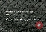 Standbild Integration aller-weiße High School von 9 schwarze Studenten Little Rock Arkansas United States USA, 1957, aus Sekunde 28 historischem Filmmaterial Videoclip 65675024010