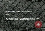 Standbild Integration aller-weiße High School von 9 schwarze Studenten Little Rock Arkansas United States USA, 1957, aus Sekunde 29 historischem Filmmaterial Videoclip 65675024010