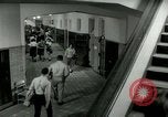 Standbild Elizabeth Eckford der "Little Rock Nine"an zentralen State College Wilberforce Ohio United States USA, 1964, aus Sekunde 11 historischem Filmmaterial Videoclip 65675024012