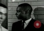Standbild Elizabeth Eckford der "Little Rock Nine"an zentralen State College Wilberforce Ohio United States USA, 1964, aus Sekunde 22 historischem Filmmaterial Videoclip 65675024012