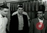 Standbild Elizabeth Eckford der "Little Rock Nine"an zentralen State College Wilberforce Ohio United States USA, 1964, aus Sekunde 34 historischem Filmmaterial Videoclip 65675024012