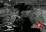 Standbild Elizabeth Eckford der "Little Rock Nine"an zentralen State College Wilberforce Ohio United States USA, 1964, aus Sekunde 38 historischem Filmmaterial Videoclip 65675024012