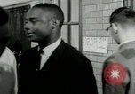 Standbild Thelma Mothershed von "Little Rock Neun" in Southern Illinois Univers Carbondale Illinois United States USA, 1964, aus Sekunde 6 historischem Filmmaterial Videoclip 65675024013