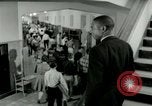 Standbild Thelma Mothershed von "Little Rock Neun" in Southern Illinois Univers Carbondale Illinois United States USA, 1964, aus Sekunde 15 historischem Filmmaterial Videoclip 65675024013