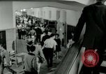 Standbild Thelma Mothershed von "Little Rock Neun" in Southern Illinois Univers Carbondale Illinois United States USA, 1964, aus Sekunde 24 historischem Filmmaterial Videoclip 65675024013