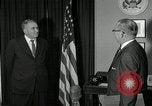 Standbild Plaque Präsentation United States USA, 1957, aus Sekunde 10 historischem Filmmaterial Videoclip 65675024018