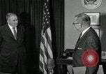 Standbild Plaque Präsentation United States USA, 1957, aus Sekunde 13 historischem Filmmaterial Videoclip 65675024018